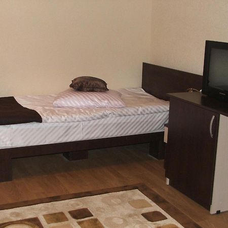 Târgu-Mureş Pension Cleopatra מראה חיצוני תמונה