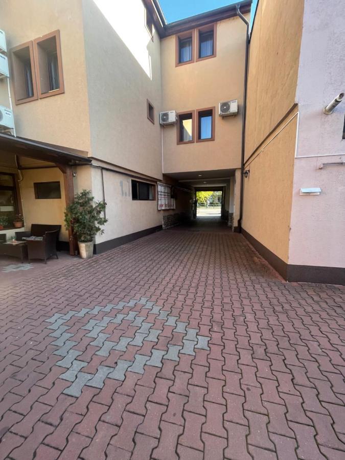 Târgu-Mureş Pension Cleopatra מראה חיצוני תמונה