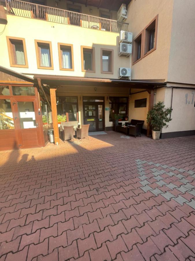 Târgu-Mureş Pension Cleopatra מראה חיצוני תמונה