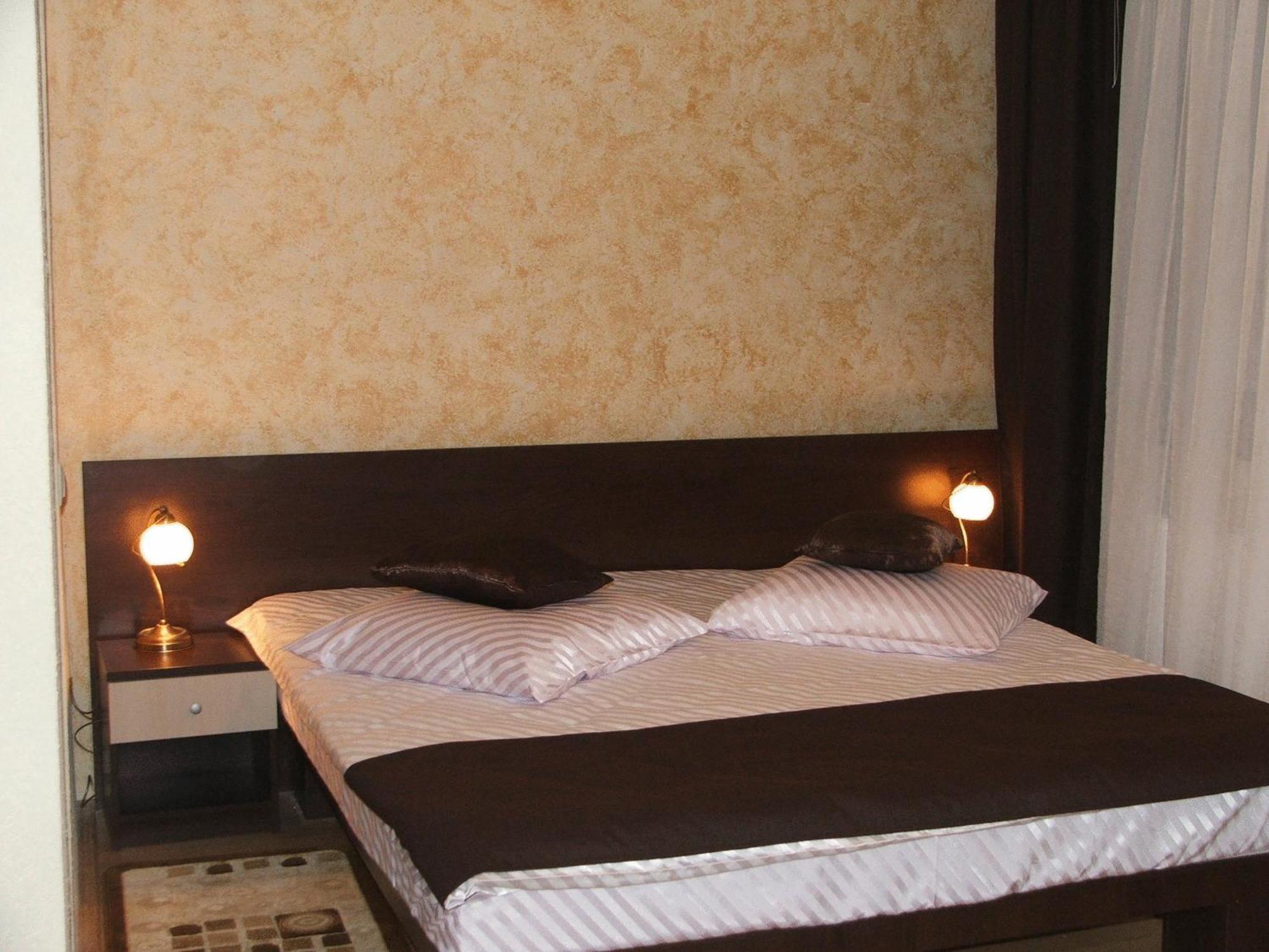 Târgu-Mureş Pension Cleopatra מראה חיצוני תמונה