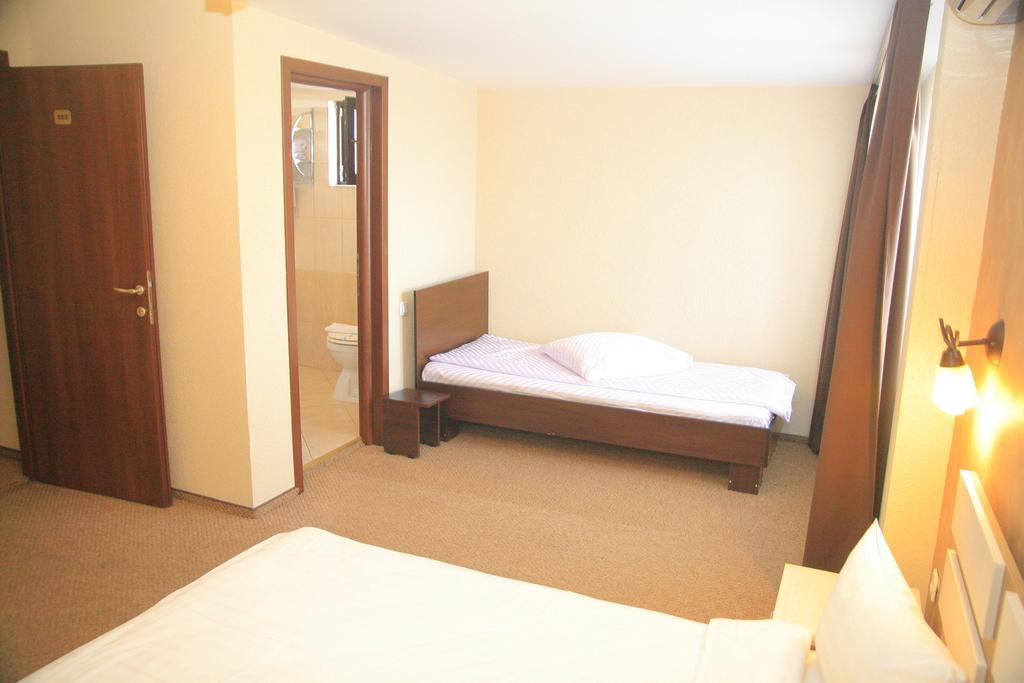 Târgu-Mureş Pension Cleopatra חדר תמונה