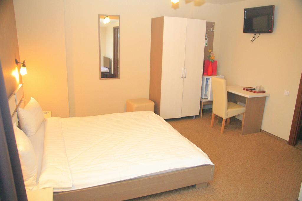 Târgu-Mureş Pension Cleopatra חדר תמונה