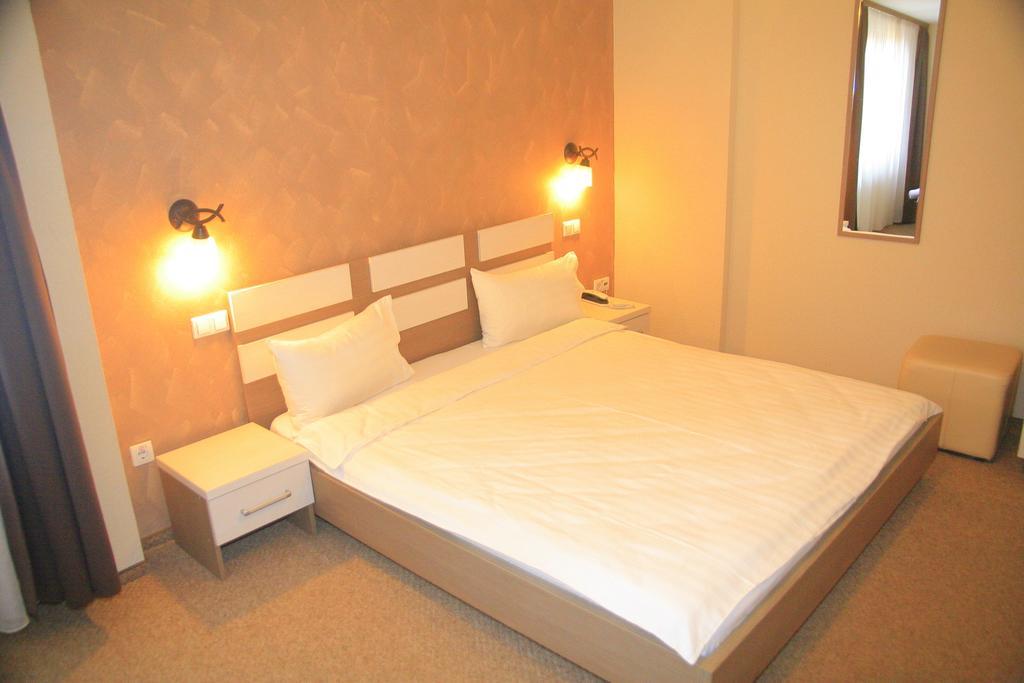 Târgu-Mureş Pension Cleopatra מראה חיצוני תמונה