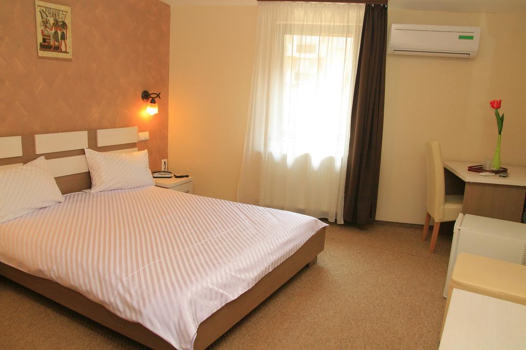 Târgu-Mureş Pension Cleopatra מראה חיצוני תמונה
