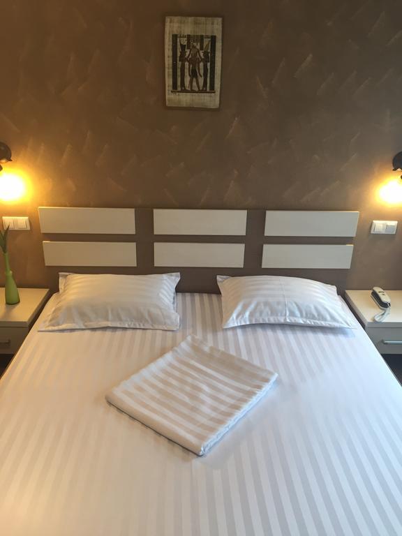Târgu-Mureş Pension Cleopatra מראה חיצוני תמונה
