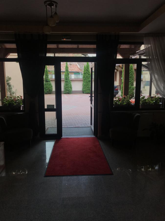 Târgu-Mureş Pension Cleopatra מראה חיצוני תמונה