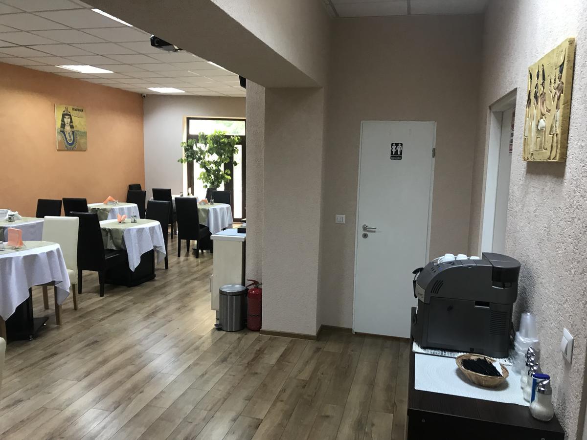 Târgu-Mureş Pension Cleopatra מראה חיצוני תמונה